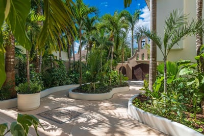 Luxury Villa Photo #25