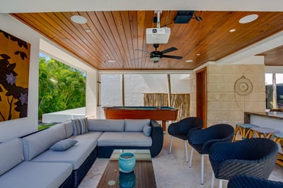 Luxury Villa Photo #25