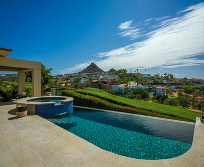 Luxury Villa Photo #6