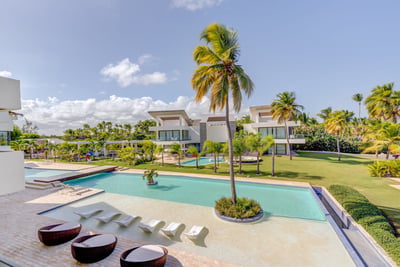 Luxury Villa Photo #2