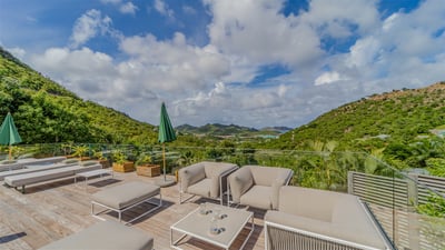 Luxury Villa Photo #6