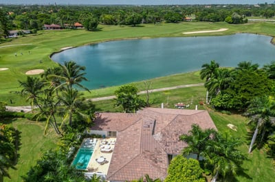Luxury Villa Photo #3
