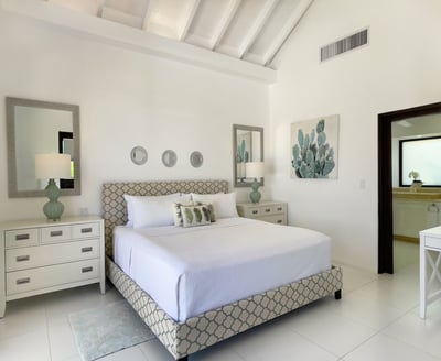 Luxury Villa Photo #22