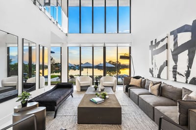 Luxury Villa Photo #16