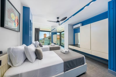 Luxury Villa Photo #30