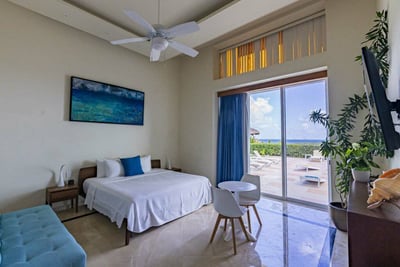 Luxury Villa Photo #25