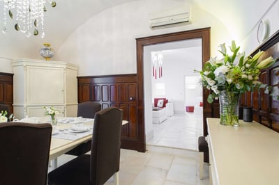 Luxury Villa Photo #43