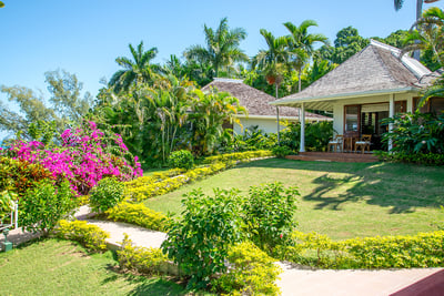 Luxury Villa Photo #6