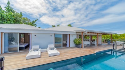 Luxury Villa Photo #2