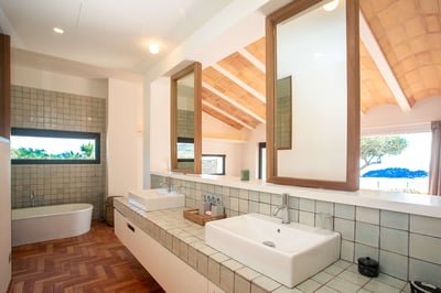 Luxury Villa Photo #21