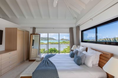 Luxury Villa Photo #22