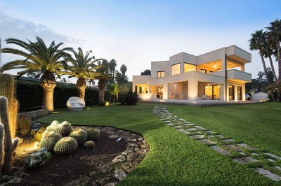 Luxury Villa Photo #3