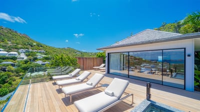 Luxury Villa Photo #3