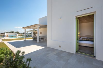 Luxury Villa Photo #30