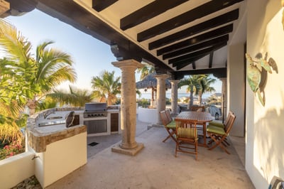 Luxury Villa Photo #21