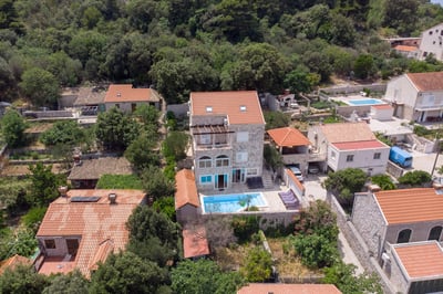 Luxury Villa Photo #2