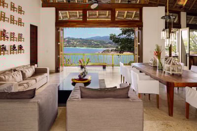 Luxury Villa Photo #26