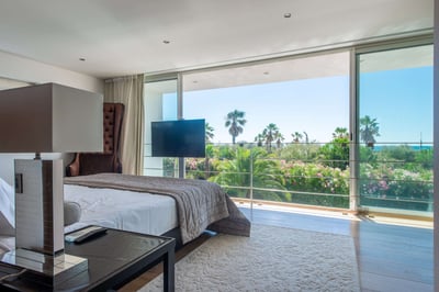 Luxury Villa Photo #22