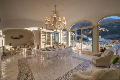 Luxury Villa Photo #22