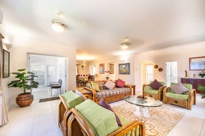 Luxury Villa Photo #11