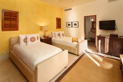 Luxury Villa Photo #22