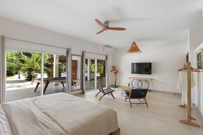 Luxury Villa Photo #35