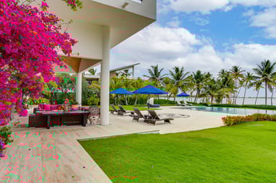 Luxury Villa Photo #2
