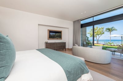 Luxury Villa Photo #28