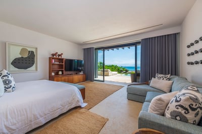 Luxury Villa Photo #48