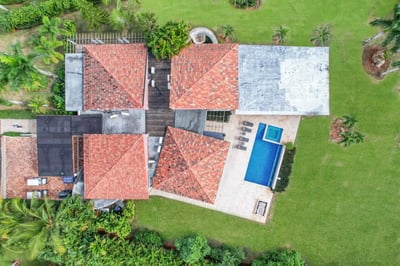 Luxury Villa Photo #2