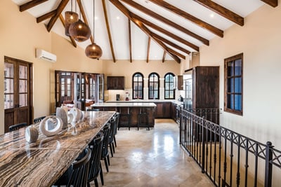 Luxury Villa Photo #7