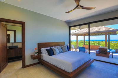 Luxury Villa Photo #42