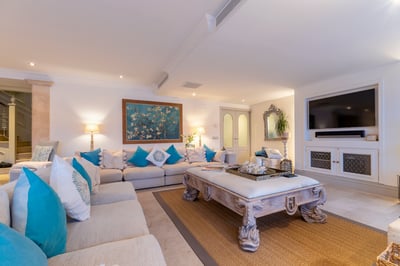 Luxury Villa Photo #27