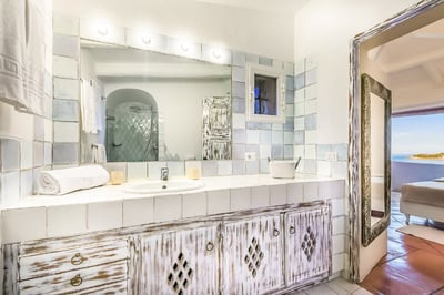 Luxury Villa Photo #24