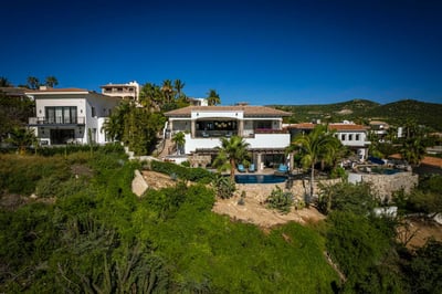 Luxury Villa Photo #37