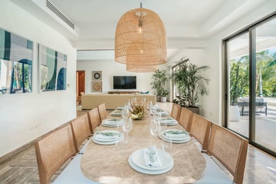 Luxury Villa Photo #18