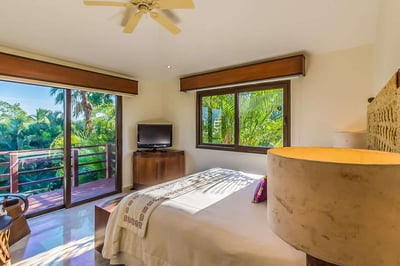 Luxury Villa Photo #14