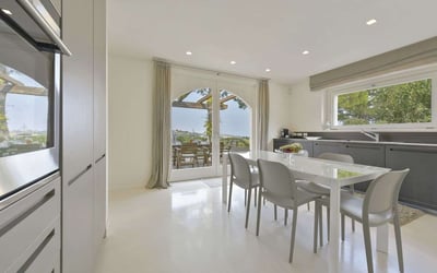 Luxury Villa Photo #24