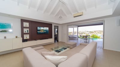 Luxury Villa Photo #17