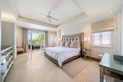 Luxury Villa Photo #7