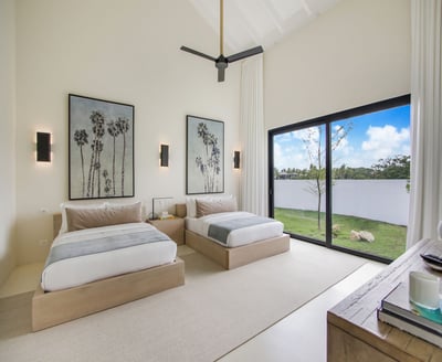 Luxury Villa Photo #34