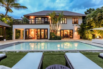 Luxury Villa Photo #3