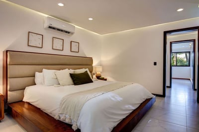 Luxury Villa Photo #24