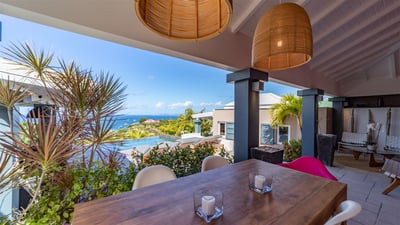 Kitchen & Dining Area