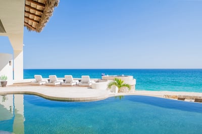 Luxury Villa Photo #6