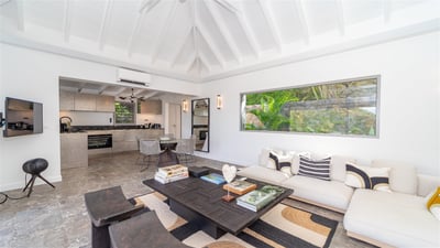Luxury Villa Photo #24