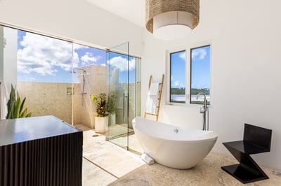 Luxury Villa Photo #15