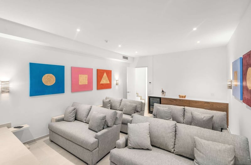 Beach Enclave Grace Bay 6 BDM Premium Ocean View Villa