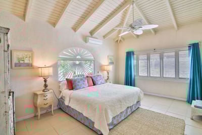 Luxury Villa Photo #22