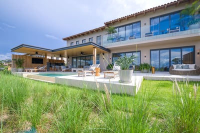 Luxury Villa Photo #7